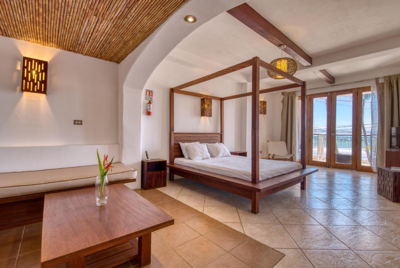 Hotel Alcazar ซานฮวนเดลซูร์ ภายนอก รูปภาพ