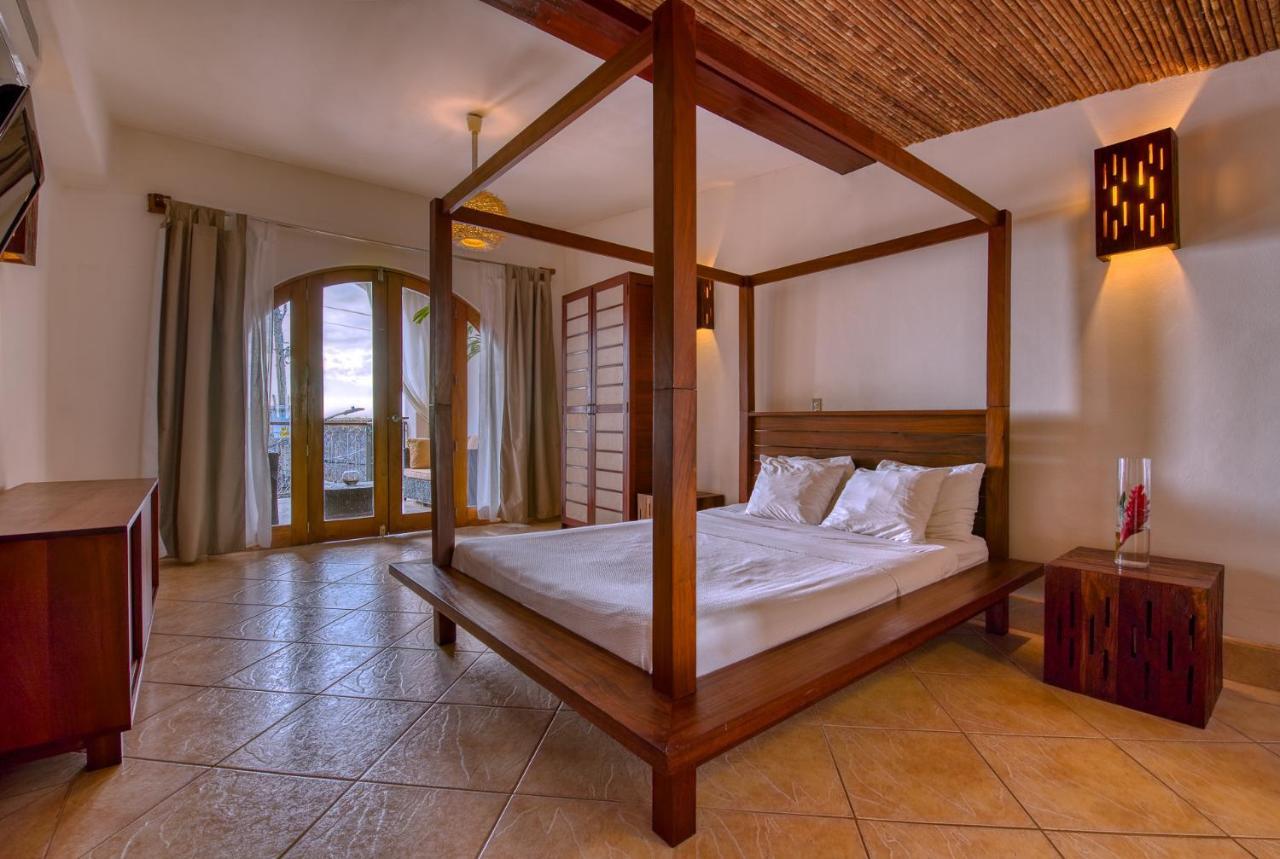 Hotel Alcazar ซานฮวนเดลซูร์ ภายนอก รูปภาพ