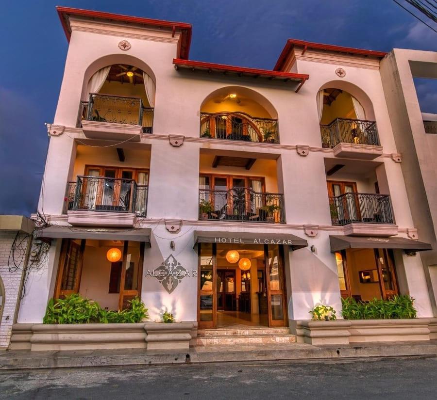 Hotel Alcazar ซานฮวนเดลซูร์ ภายนอก รูปภาพ